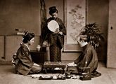 Geisha jouant au Go (circa 1880)